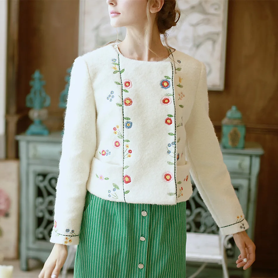 

LYNETTE'S CHINOISERIE Autumn Winter Original Design Women Milk Tea Flower Embroidery Thick Thermal Woolen Short Jacket Outerwear