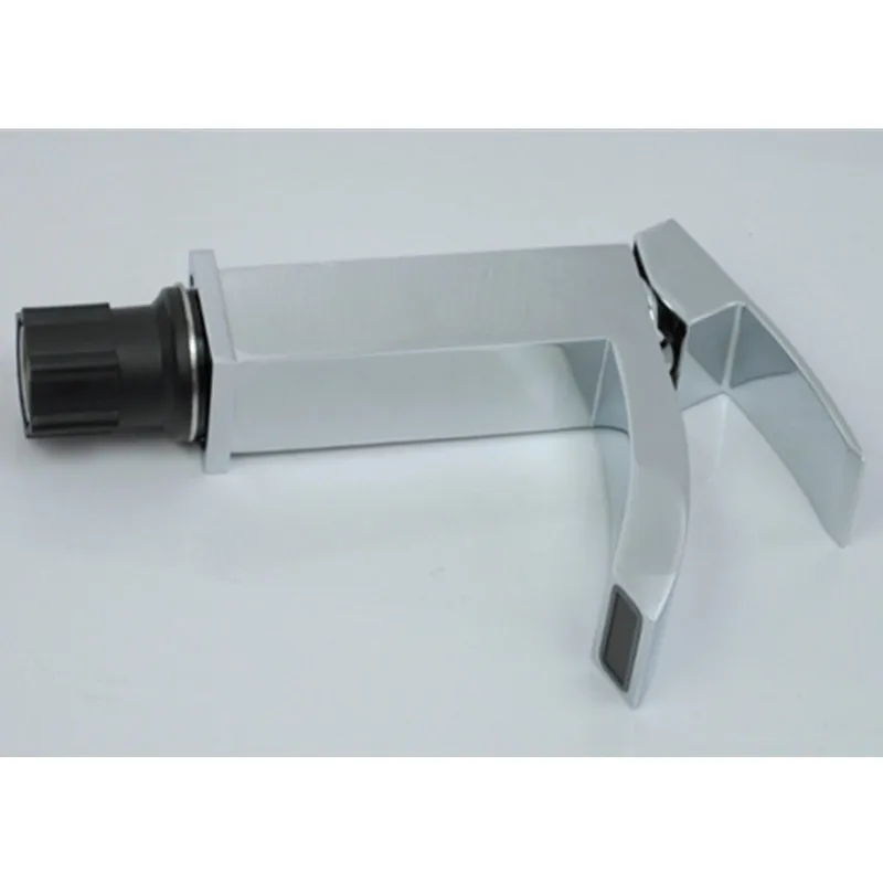 وحيد مقبض الشلال بالوعة الحمام الغرور صنبور مع اضافية كبيرة مستطيلة