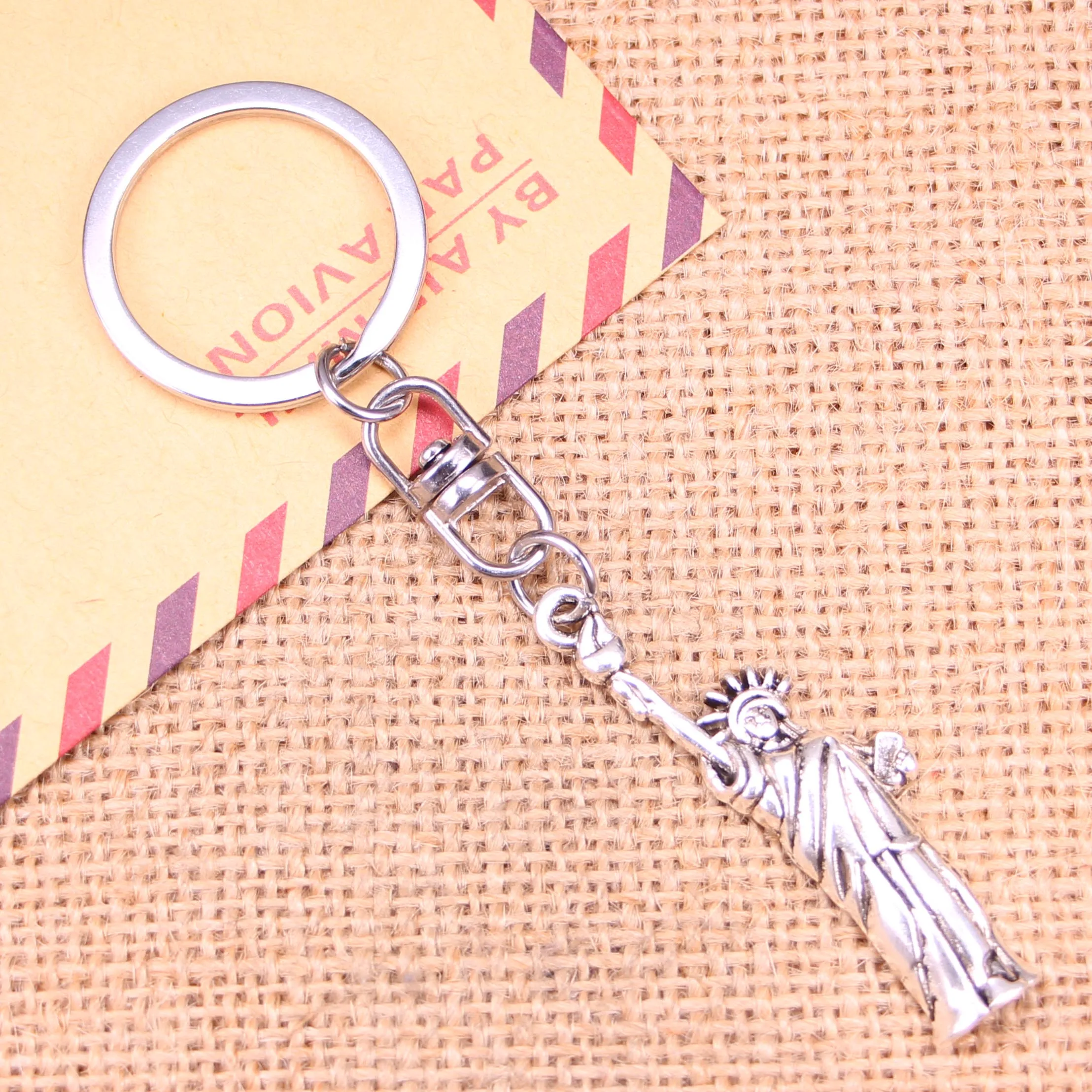 

20pcs Keychain 49x14mm statue of liberty new york Pendants DIY Men Jewelry Car Key Chain Ring Holder Souvenir For Gift
