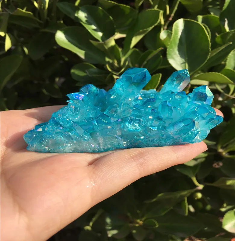 

67g Natural and beautiful blue electroplated quartz