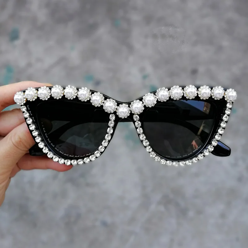 

Pearl Rhinestone Retro Vintage Cateye Sunglasses for Women Plastic Frame Mirrored Lens UV Protection Cat Eye Sunglasses