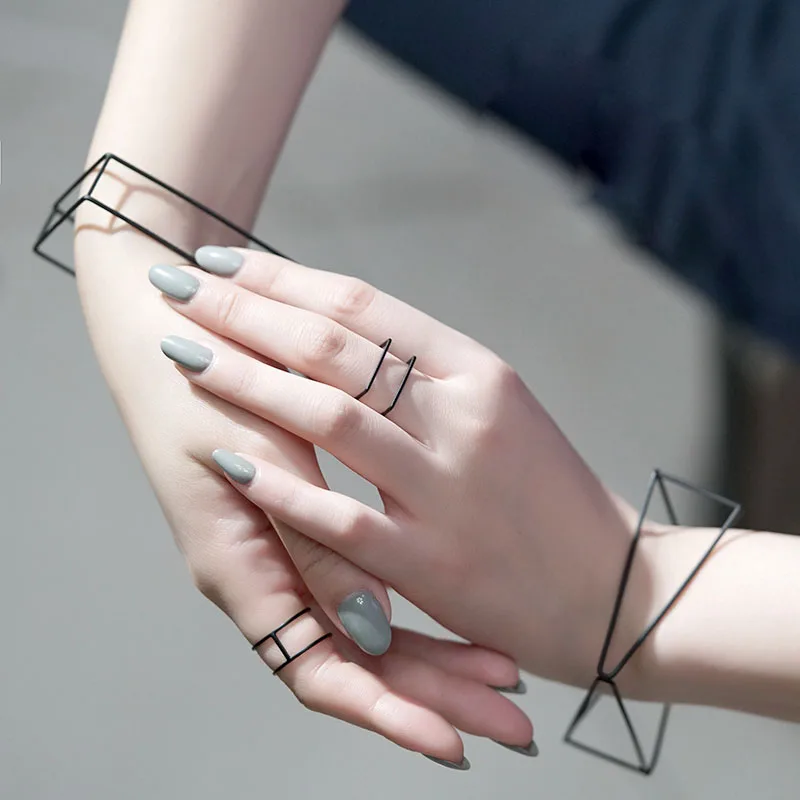 

New Brief Style Minimalist Black Plated Copper Hollow Out Triangle Square Bangle Cuff Statement Bracelets & Bangles Bijoux 2019