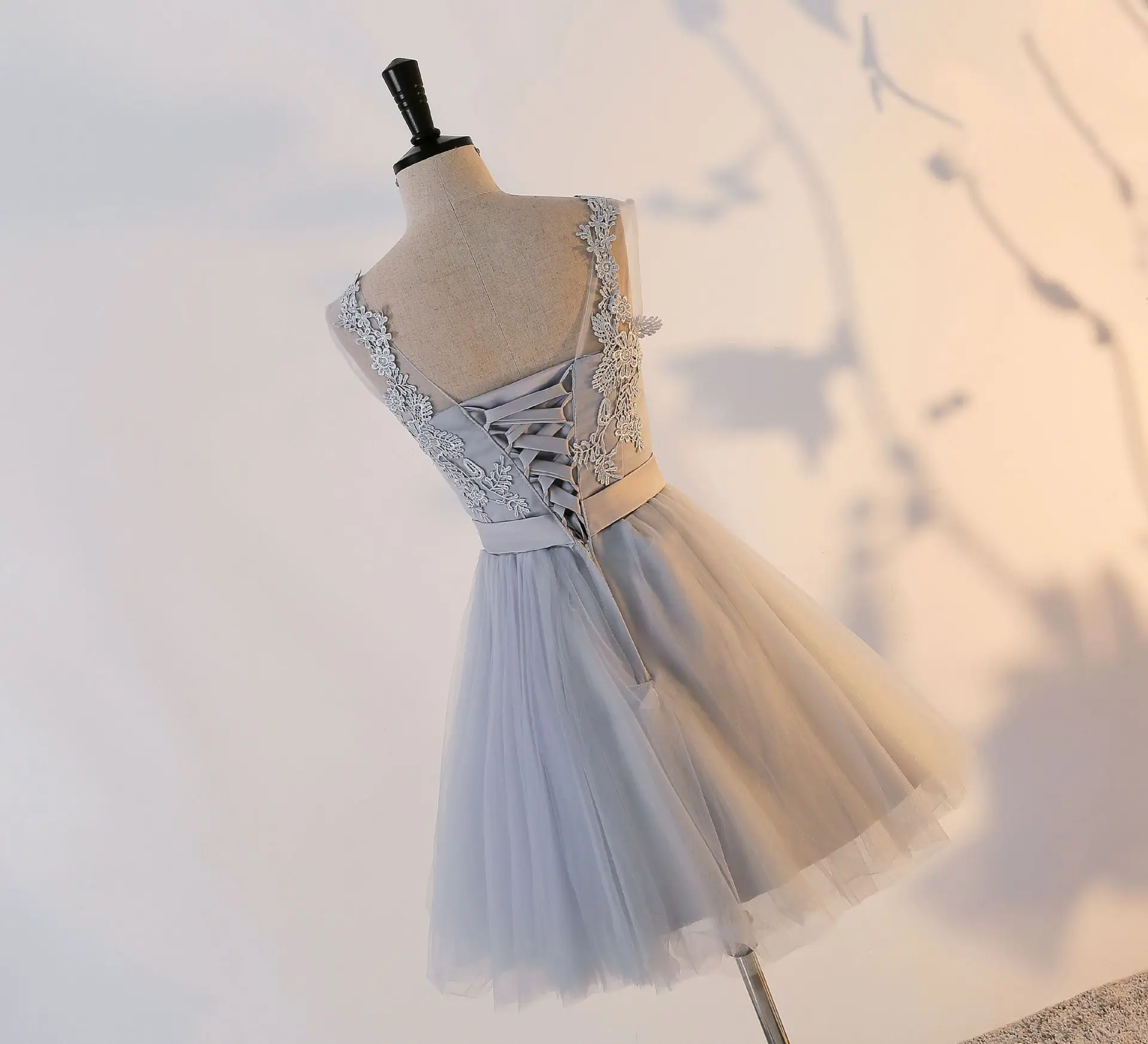Rendas até Mini Vestidos de Festa sem Costas Vestidos de Baile com Arco Vestidos de Festa Simples Cinza Champanhe Branco Colher Pescoço Curto - 6 até mini vestidos de festa sem costas