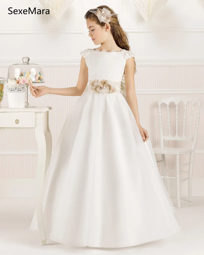

A-Line O Neck Flower Girl Dresses Sleeveless Lace Top Satin First Communion Dress White Ivory High Quality Communion Gown