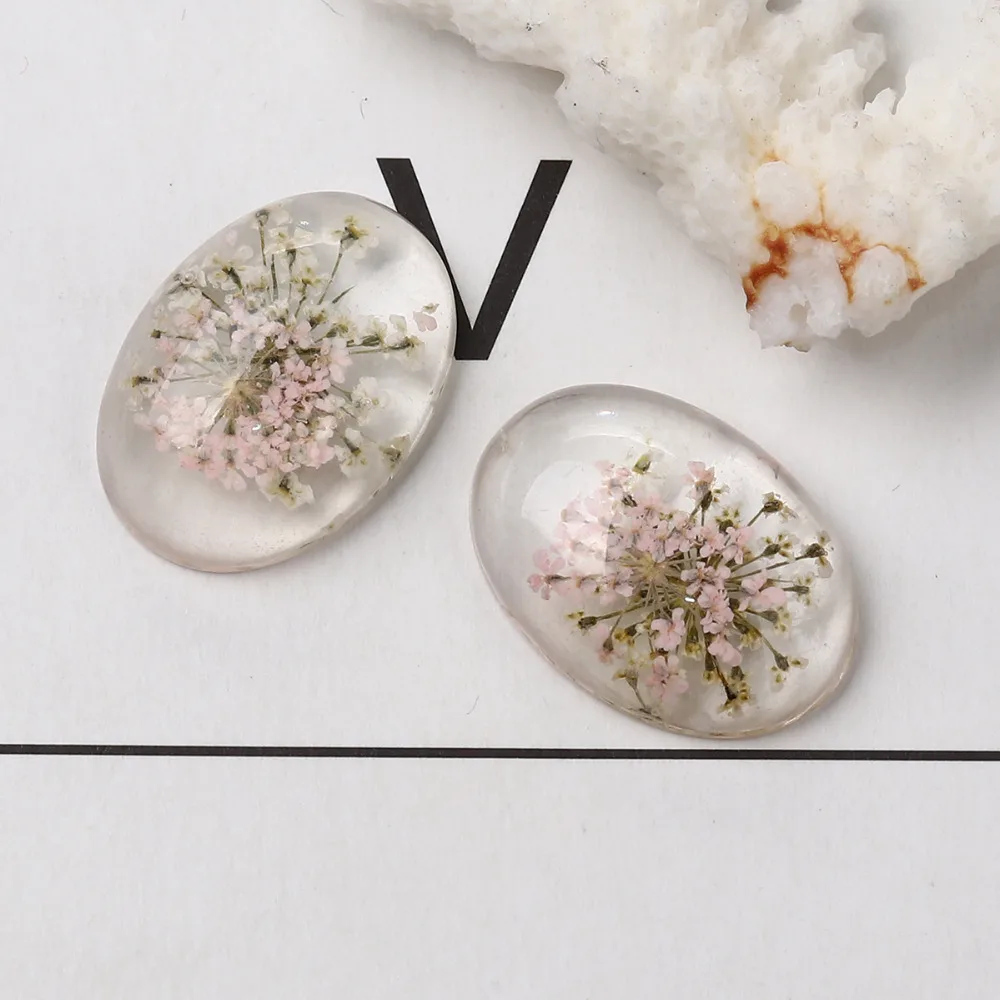 

DoreenBeads Resin Dome Seals Cabochon Oval Dried Flower Pattern Transparent Jewelry Accessories 25mm(1") x 18mm( 6/8"), 10 PCs