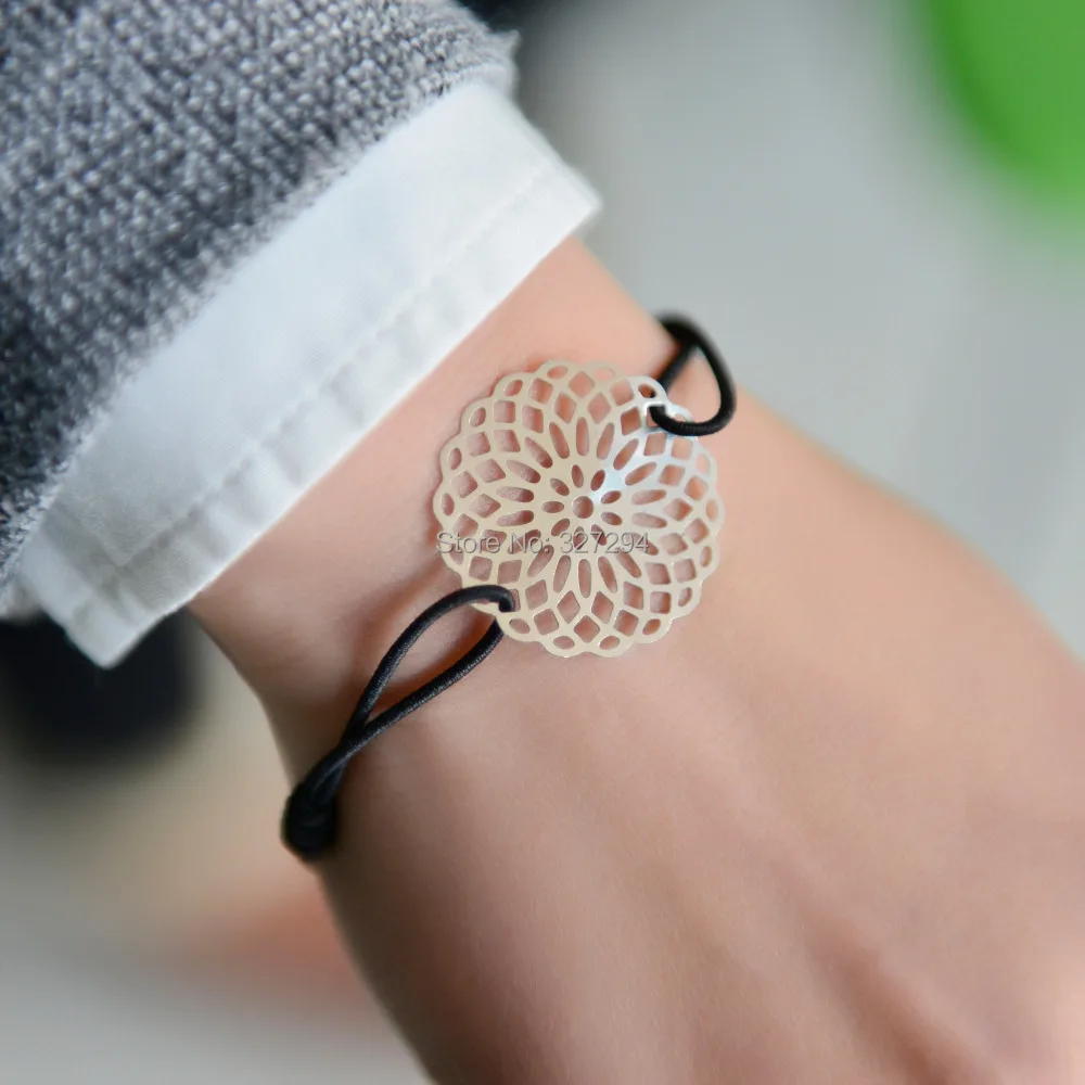 

2017 Fashion Women Alloy Round Cut Out Stamping Elastic Bangle Rope Chain