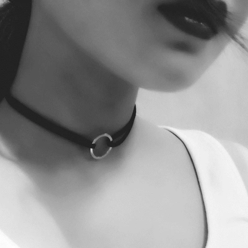 

Minimalist Korean Fashion Metal Round Circle Choker Multi-color Velvet Short Necklace Chain Torques