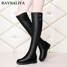 Сапоги выше колена; женские черные зимние эластичные теплые сапоги на среднем каблуке; мягкая удобная обувь, увеличивающая рост, с острым носком; YG-A0036