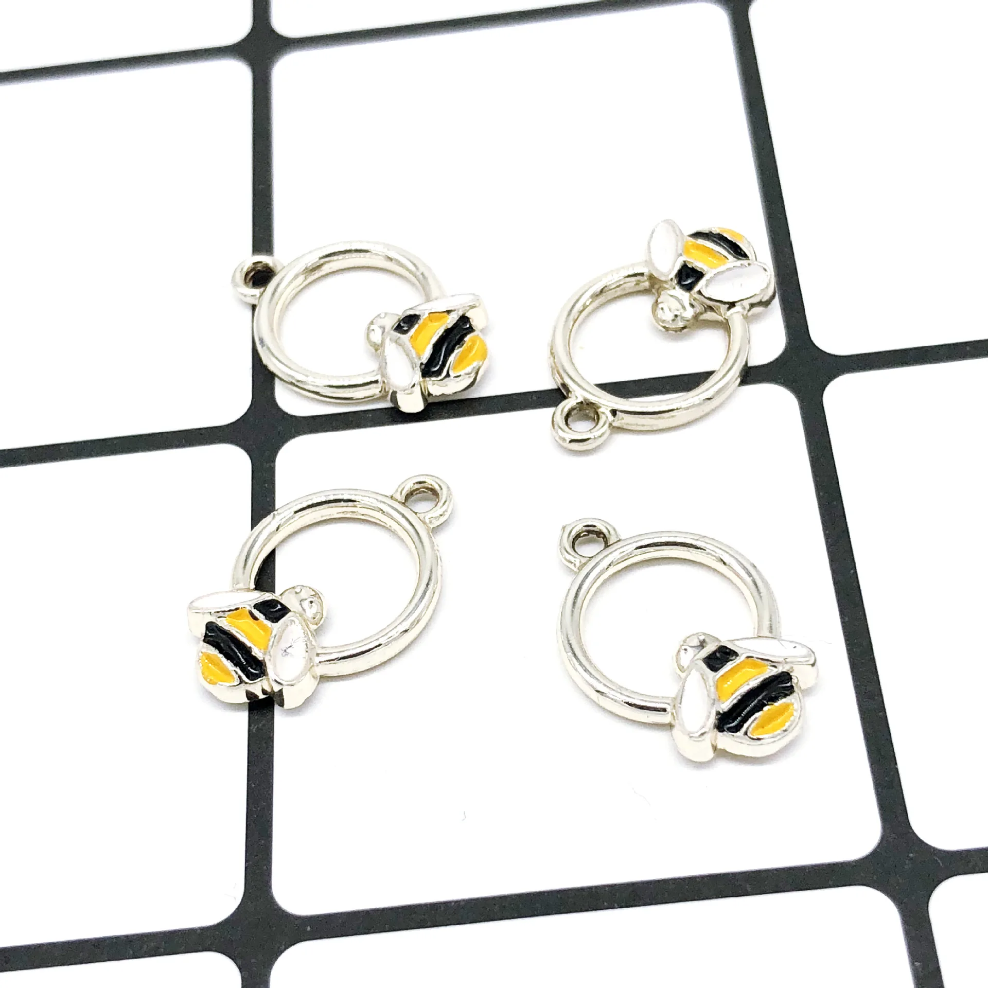 

20pcs Lovely Round&Bee Enamel Charms Alloy Pendant Fit For Bracelet Earring DIY Fashion Jewelry Accessories
