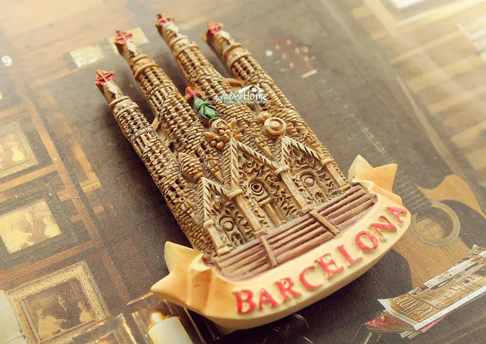 

Spain Barcelona Sagrada Familia Tourist Travel Souvenir 3D Resin Decorative Fridge Magnet Craft
