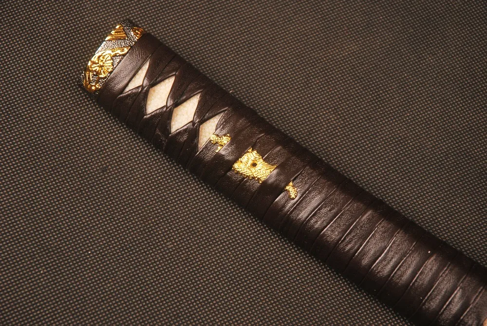 Прямая коричневая искусственная кожа Tsuka Ito и Подлинная белая латунь фучи Кашира
