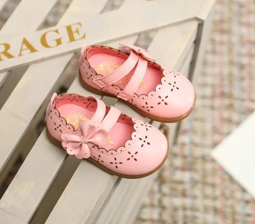 1, 2, 3, 4, 5, 6 лет, новинка года, летняя детская кожаная женская обувь с розочками для малышей Модная школьная Белая обувь принцессы 26