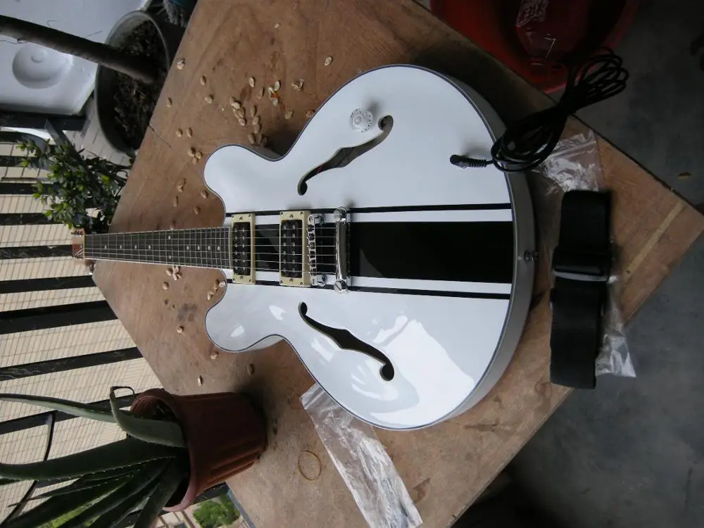 

China factory custom High Quality new Semi-hollow jazz white Electric Guitar 8333