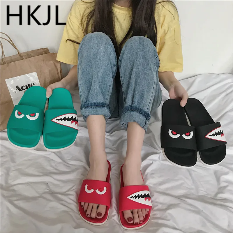 

HKJL Fashion Slipper 2019 spring new female shark cool slipper Korean version go with beach flip-flops A570