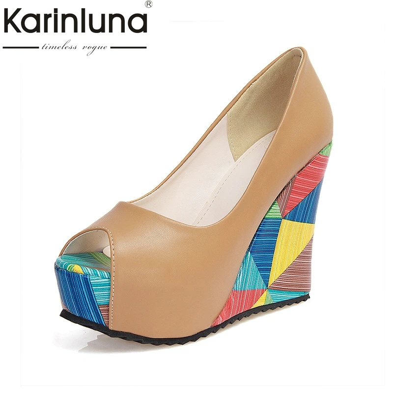KARINLUNA/Новые летние женские туфли на танкетке с геометрическим принтом женские свадебные туфли-лодочки на платформе с открытым носком