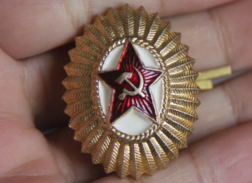 

Russia USSR Cap Badge Lapel Pins Vintage Antique Classics Retro metal badge Army Souvenir collection The Red Army Star