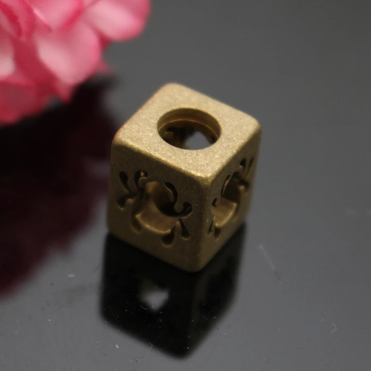 DIY العنكبوت مظلة قلادة النحاس سكين قلادة الخرز حبل النحاس سكين سقوط حبل في الهواء الطلق سكين EDC أدوات سكين قلادة النحاس