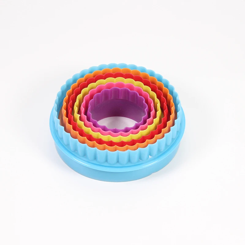 Emporte-pièce plastique pour découper vos décorations