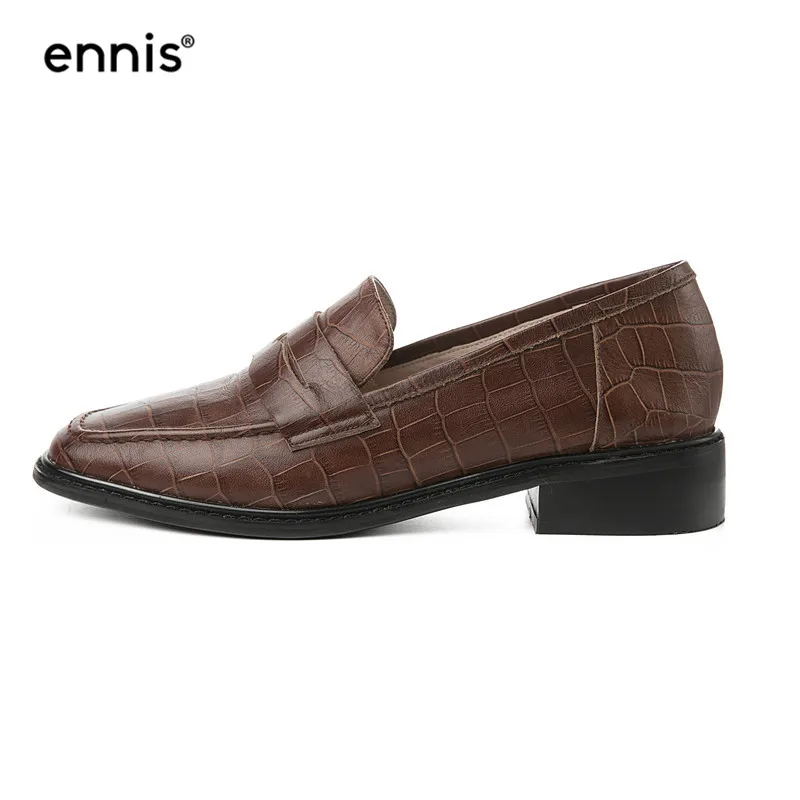 ENNIS/Коллекция года; модные лоферы; женская повседневная обувь из натуральной кожи; мокасины на плоской подошве с тисненым каменным узором; цвет коричневый, черный; Новинка; C9106 - Цвет: Brown