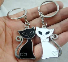 1 pares de liga chave preto e branco gato escultura chaveiro carro pingente chaveiro frete grátis p506(China)