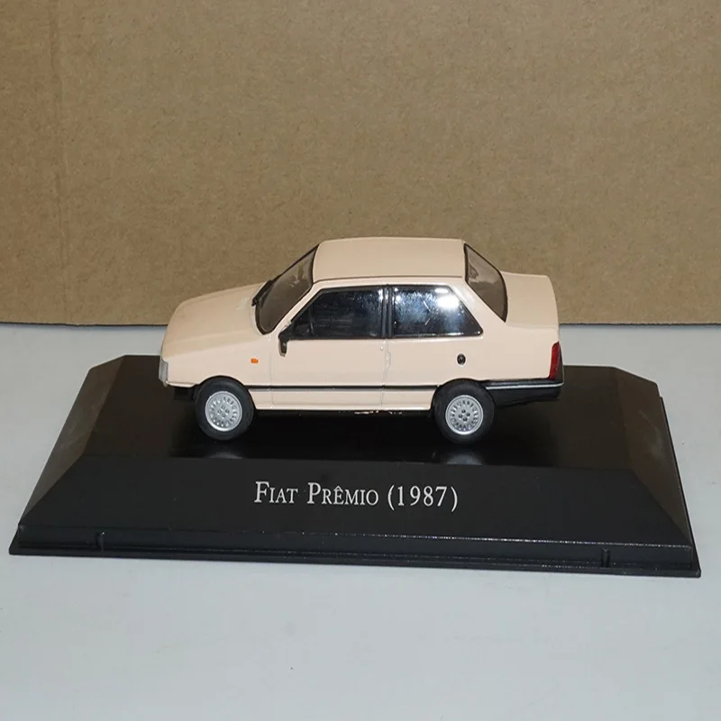 Коллекция бутик 1/43 моделирование FIAT PREMIO-1987 классическая мебель модель сплав литье под давлением винтажные автомобильные игрушки подарок на день рождения - Цвет: beige