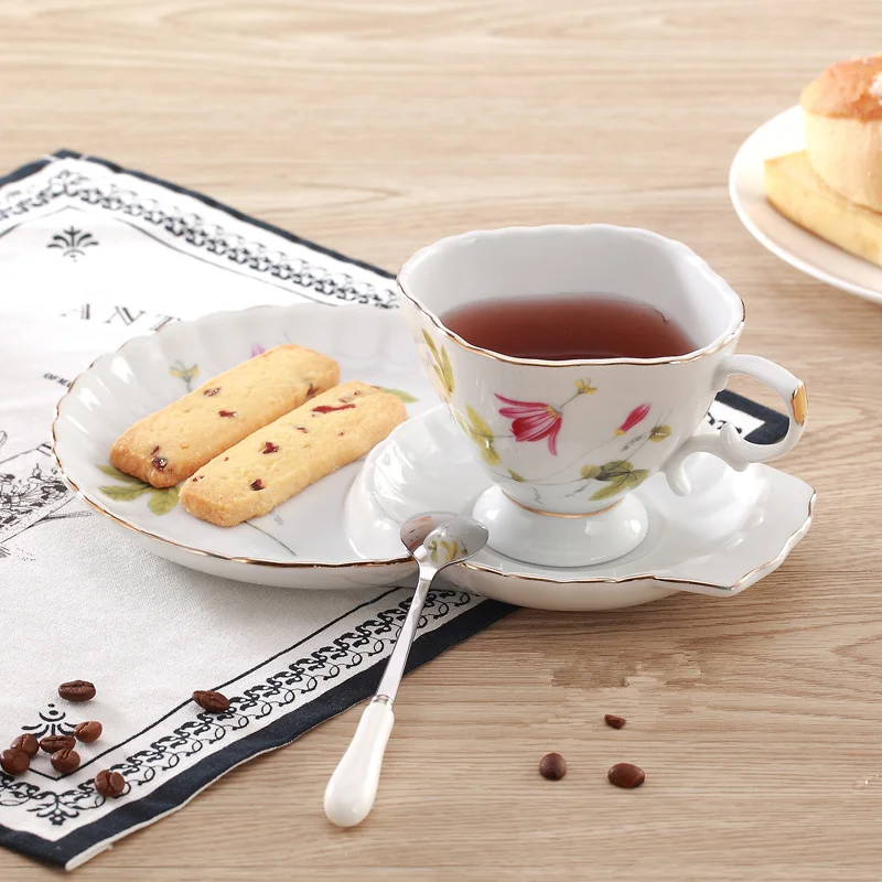 Горячая 150 мл модная королевская розовая чашка для любителей кофе набор чашка черный цветочный чай чашка и блюдце