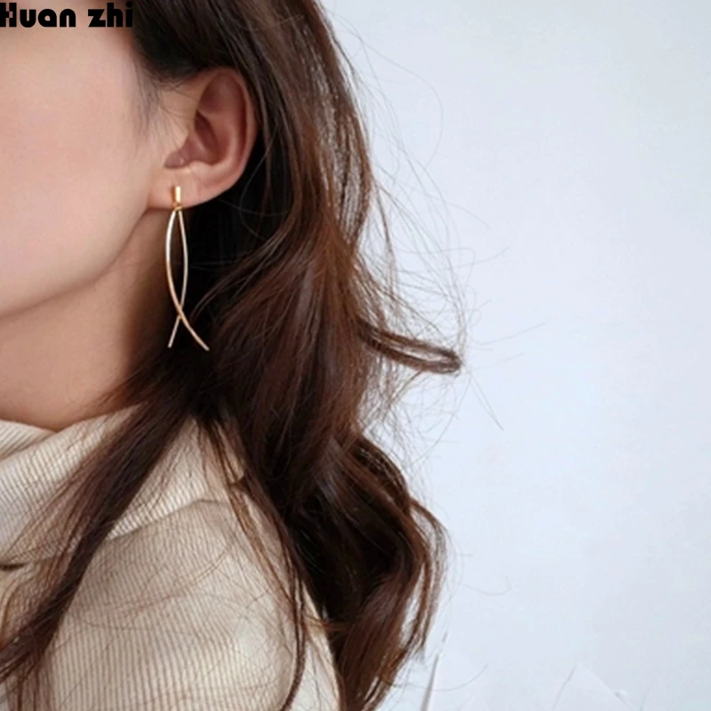 

HUANZHI Simple Design S925 Sterling Silver Pin Double Metal Line Cross Design Fish Drop Earrings for Women Girl Party Jewelry