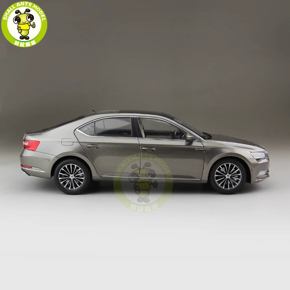 1/18 Skoda SUPERB литой металл модель автомобиля игрушка день рождения девочки мальчика подарок золотой цвет