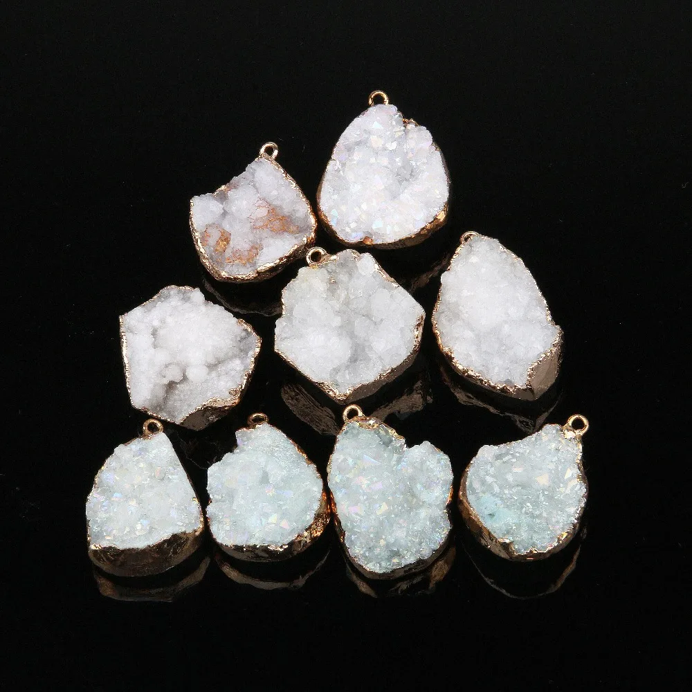 

Wholesale Natural Irregular Clear Quartz Stone Pendant DIY for Necklace or Jewelry Making