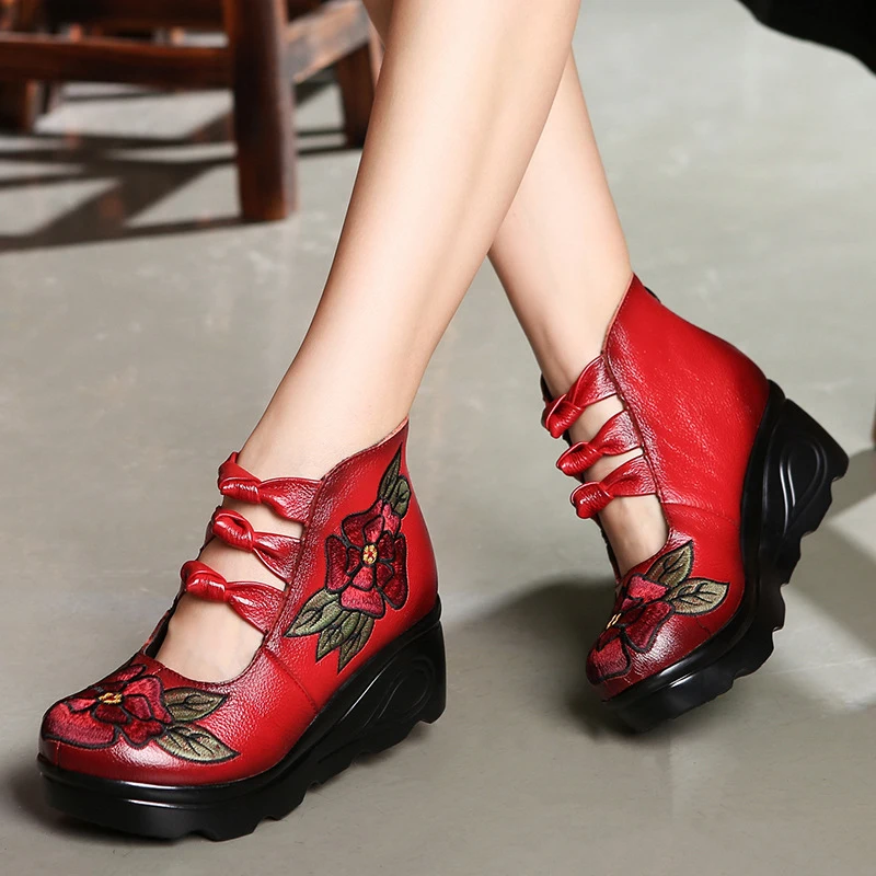 SONDR/женские туфли на танкетке из натуральной кожи с вышивкой zapatos de mujer черные в