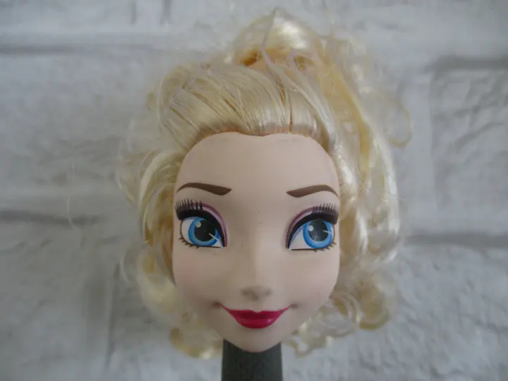 princess doll head  c