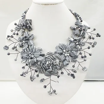 

NO-901# Charm Vintage lady ! semi-precious stone flower necklace