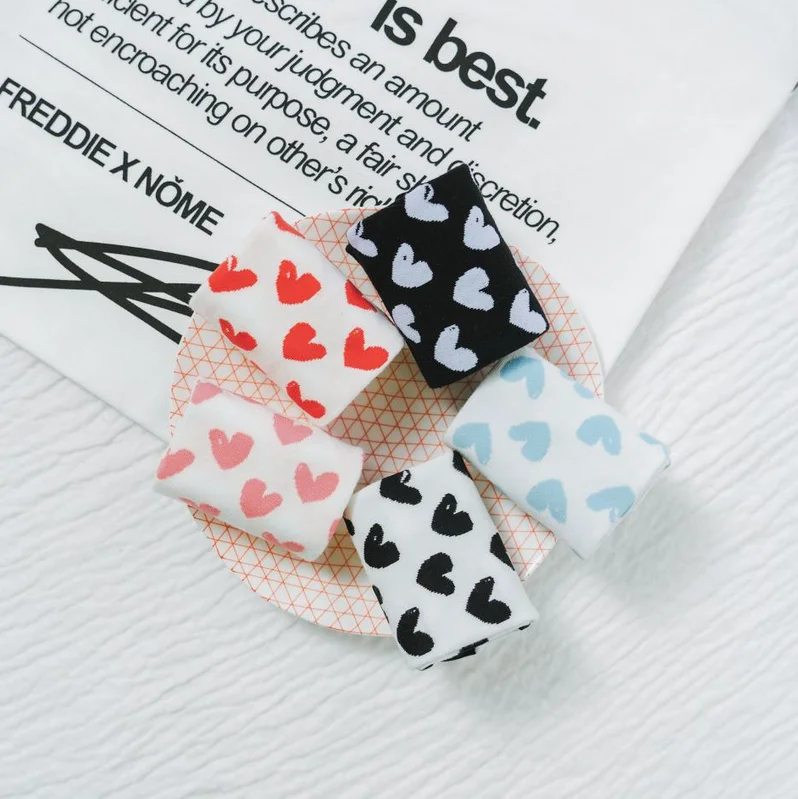 

New fashion Harajuku cute five-color heart-shaped printing ladies casual Meias College literature fresh women socks