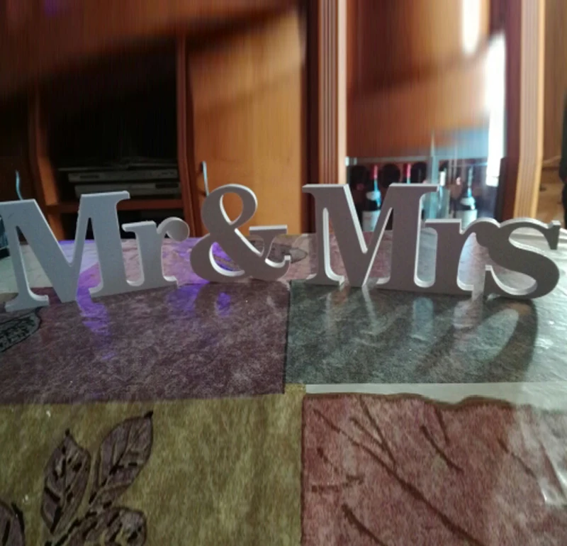 

1 Set Solid Capital MR & MRS Wooden Letters for Wedding Decoration Sign Top Table Present Decor