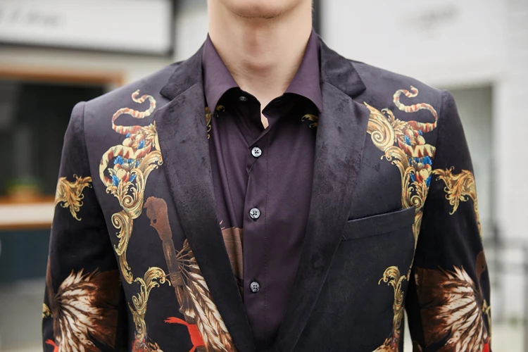 2018 новый европейский Стиль Для мужчин Досуг Пиджаки Мода Повседневное бархатной ткани дворец шаблон Для мужчин Тонкий Блейзер Костюмы