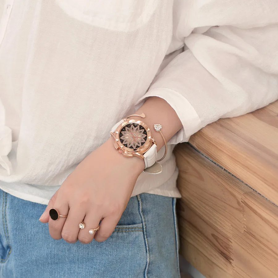 

2018 BGG New Arrival Women Watch Elegant Fashion Ladies Quartz wristwatches Soft Leather Strap Rhinestone Watches Rose Gold hour