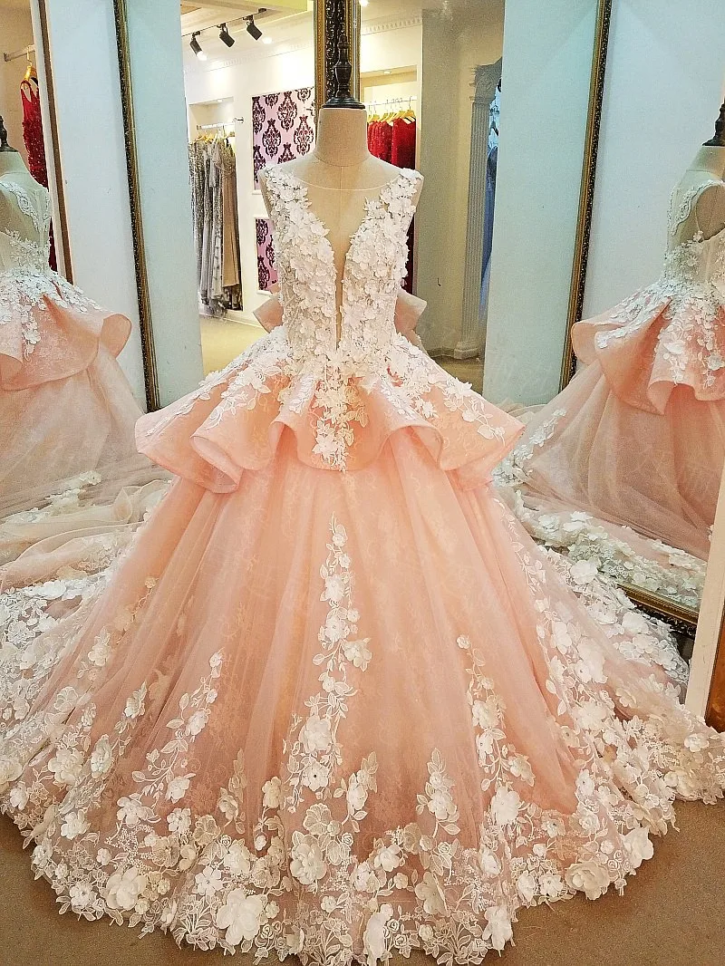 Vintage 2017 Coral Wedding Dresses With 3d Flowers Luxury See