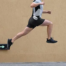 Новые мужские шорты для фитнеса бодибилдинга, мужские шорты с карманами на молнии, можно положить полотенце, повседневные однотонные спортивные шорты-бермуды masculina