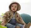 Зимняя теплая верхняя одежда для маленьких мальчиков; утепленная флисовая куртка с капюшоном из искусственной кожи; верхняя одежда; парка; зимний комбинезон - Цвет: Коричневый