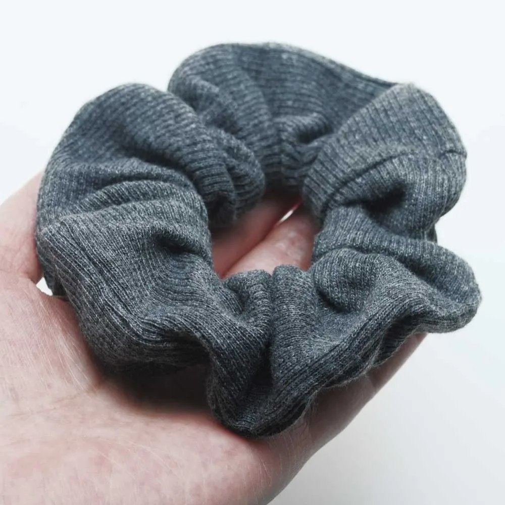 Big Classic Hair Scrunchies Solid Color Soft Fabric Ponytail Holder Ring Elastic Hair Tie For Women & Girl Hair Accessory