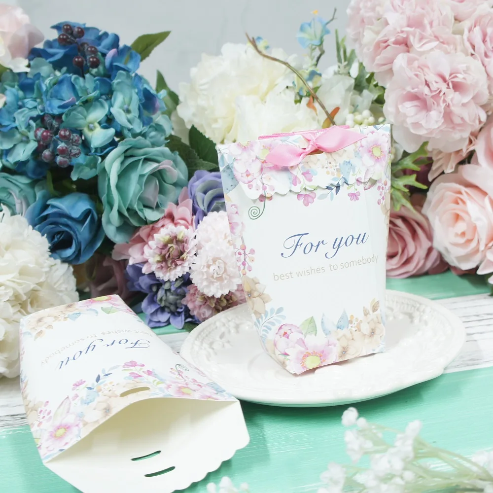 

10 pcs Floral Walk candy gift paper box pillow shape For Candy Storage Boxes Gift Packaging wedding birthday party box multi-use