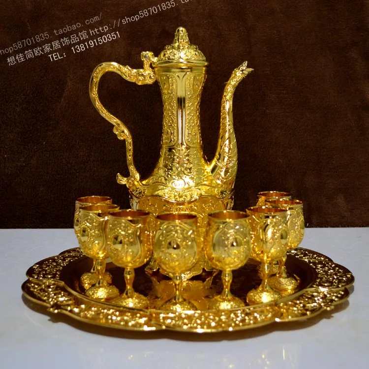 

10 pieces of high-grade gold wine set 1 tray 8 European antique wine gift wine jug