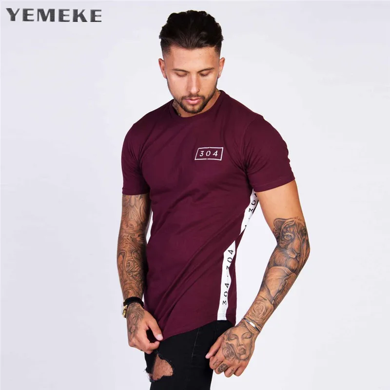 YEMEKE رجل t قميص الجمنازيوم اللياقة البدنية تي شيرت مطبوع الأزياء كمال الاجسام ضئيلة قمصان س الرقبة قصيرة الأكمام القطن t قميص الرجال