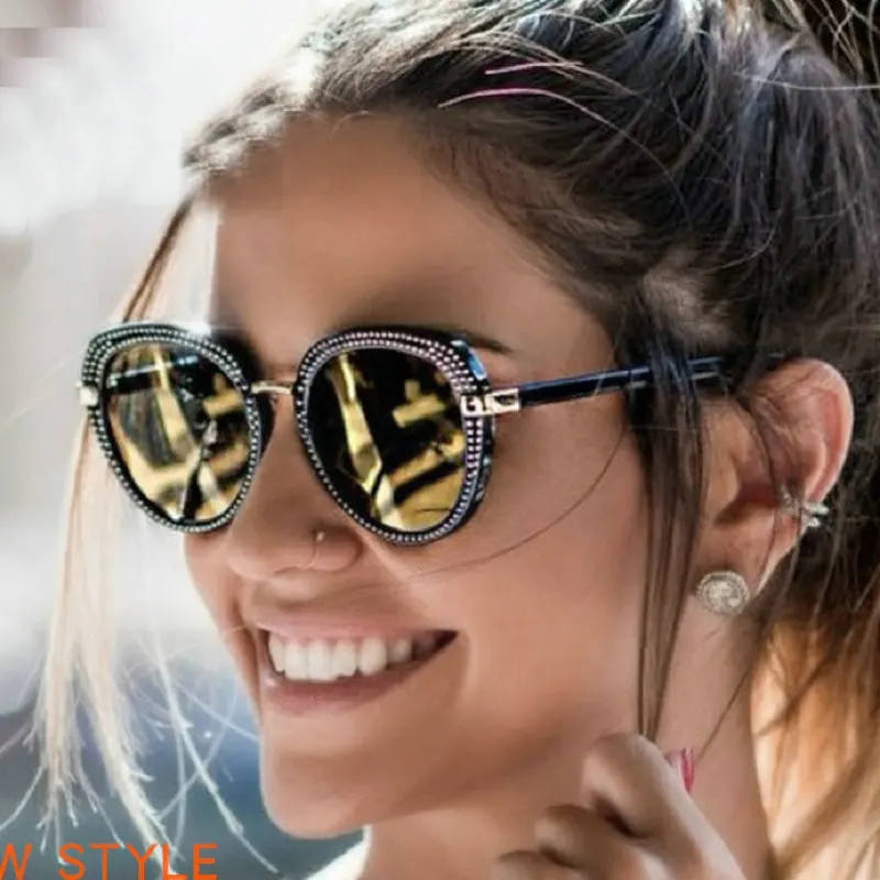 

2018 Mens designer sunglasses Cool Fashion rivet punk Sun glasses Rhinestone Round Women Sunglasses Unique Style UV400 FML
