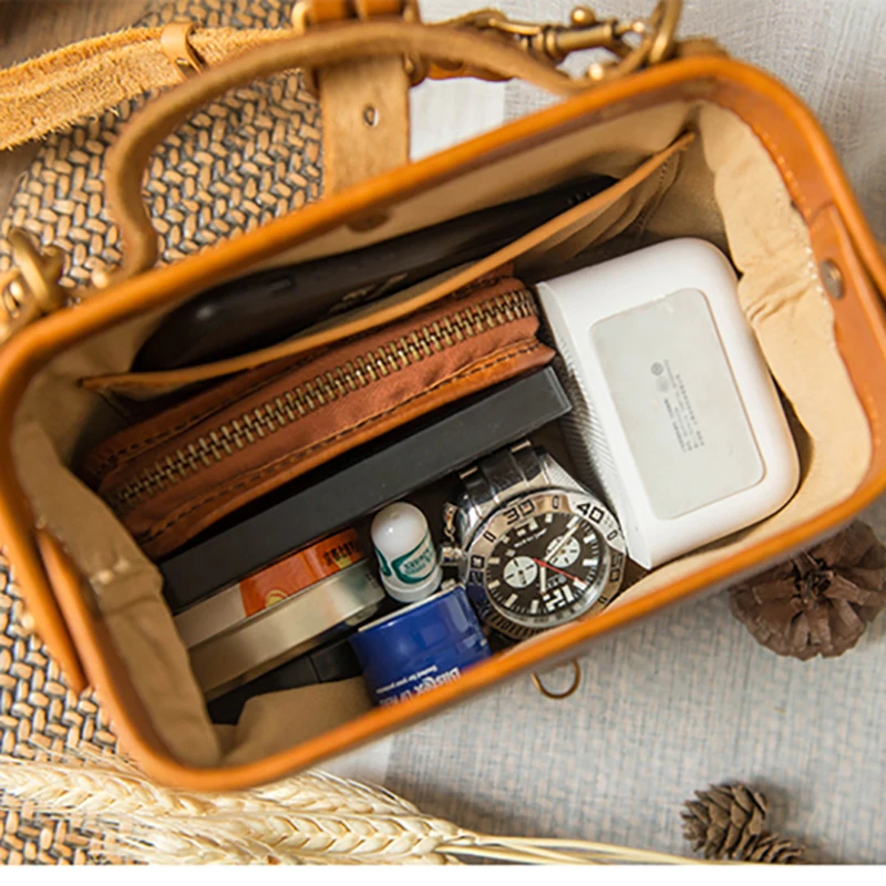 AETOO Handmade Art sen bag retro casual head layer cowhide shoulder oblique cross bag