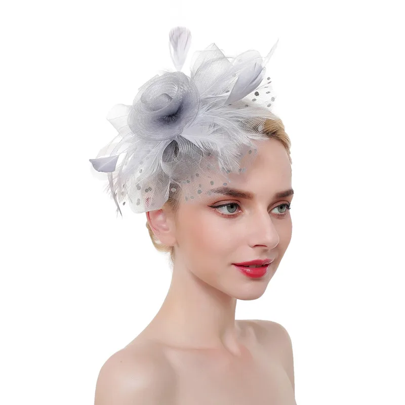 Kajeer جديد نمط النساء Fascinator القبعات أغطية الرأس العروس شبكة تيارا الرقص حزب الحصان سباق قبعة إكسسوارات الشعر أغطية للرأس من الريش