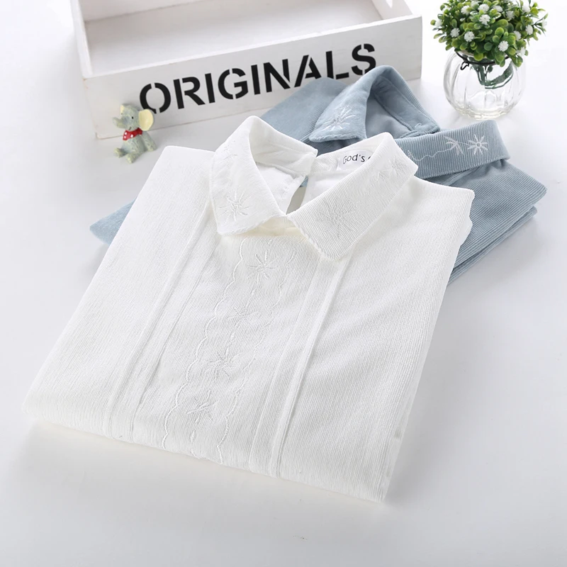 

2018 Top Autumn Spring Vintage Blouses Embroidery Women Solid Blouse Turn-down Collar Shirts Wild Warm Corduroy Shirt Female