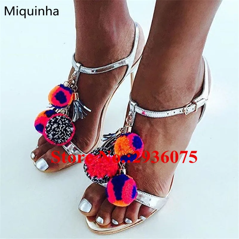 

Sapato Feminino Summer Mixed Color Pompom Fringed T-Strap Sandals Silver Metallic Leather Caged Cutouts Party Ladies Shoes Woman