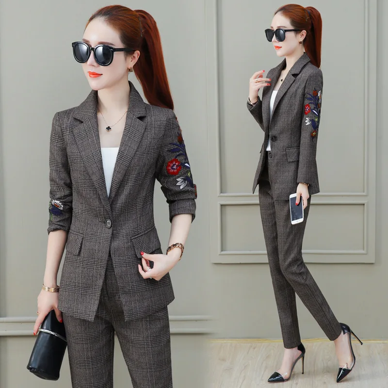 Rétro 2 Automne Deux Femelle Petit Broderie 2 De Mode Décontracté Sauvage Nouvelle Et Mince Pantalon pièce 2018 Veston Femmes Ensemble D'hiver 1 d71q0OxwE1