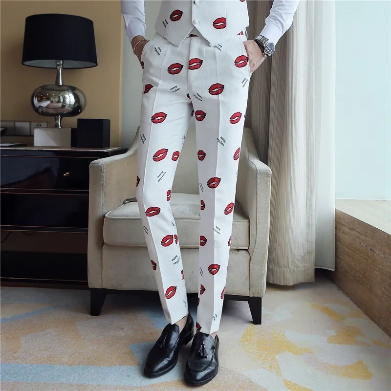 Skup Fancy Red Lip Dress Pant 2019 marka moda Pantalon Homme Slim Fit suknia wieczorowa spodnie męskie spodnie Night Club odzież artystyczna
